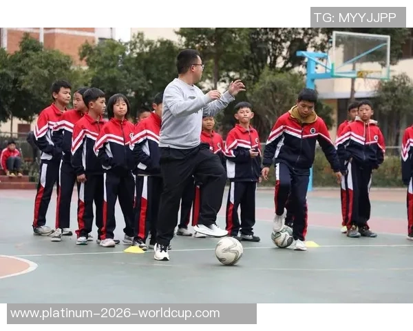 男孩踢足球的好处与影响探讨以及如何培养他们的兴趣与技能